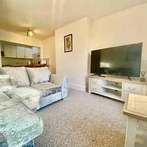 64 Bath Road - To Cheltenham